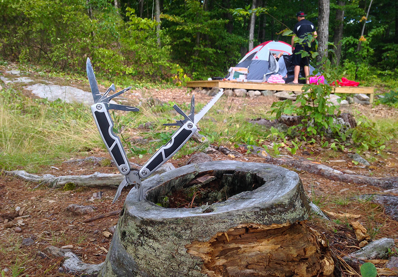 Illustration for article titled Adventure Testing The $10 Wal-Mart Multitool: What Could Go Wrong?